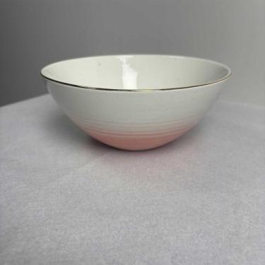 Imagem de Bowl em Porcelana Gaia Rosa c/Borda Dourada Médio 17x7cm - Home Design