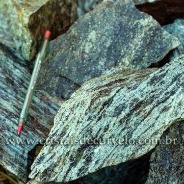 Imagem de Pacote Atacado de 20kg de Quartzo Brasil Pedra Bruta para Lapidar - Cr
