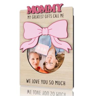 Imagem de DRWJPAT Porta-retrato magnético Mommy, mini molduras magnéticas para geladeira e armário, Natal, aniversário, Ação de Graças, Dia das Mães, presente para mãe, laço rosa, imãs de madeira -A16