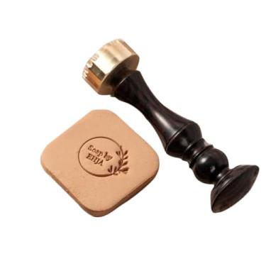 Imagem de Carimbo de sabão feito à mão personalizado com seu selo de latão personalizado para cerâmica, argila e sabonete, assinatura (2,5 cm)