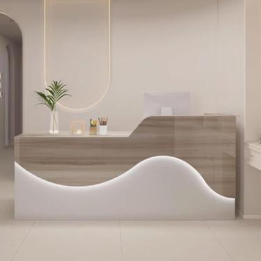 Imagem de Mesa De Recepção Com Balcão Balcão De Recepção Balcão De Recepção Mesa De Balcão De Escritório Em Madeira De Engenharia Com Iluminação Suave E Relaxante, White+natural, 130cm