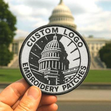 Imagem de Remendos bordados personalizados, logotipo personalizado, adesivos decorativos personalizados costurados a ferro no gancho remendos para jaqueta, chapéu, mochila, jeans, uniforme, camiseta com capuz