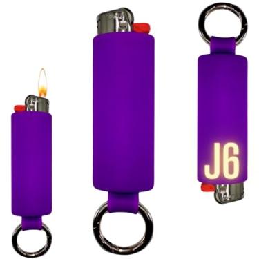 Imagem de Suporte de isqueiro para isqueiros J6 BIC. A capa de silicone tem um clipe de mola anexado para prender facilmente seu isqueiro a qualquer bolsa, chaveiro ou cinto, roxo