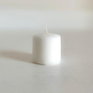 Imagem de Vela votiva, cera branca sem cheiro, caixa com 72, para casamento, aniversário, festa, spa, férias e decoração de casa (tempo de queima de 10 horas)