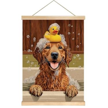 Imagem de Arte de parede Golden Retriever - Cachorro fofo no banho com pato de borracha, pôster de linho de 35,5 x 47 cm para decoração de banheiro, loja de cuidados de animais de estimação ou presente para