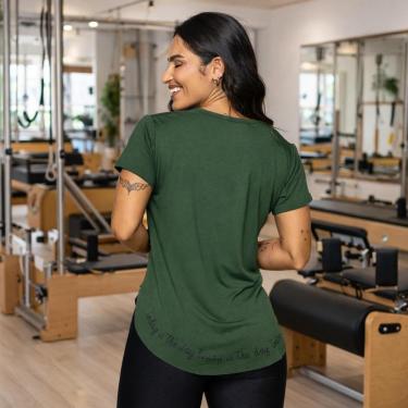 Imagem de Blusa Feminina Karina Viscolycra com Silk nas Costas Conforto Leveza e Estilo Fitness Casual-Feminino