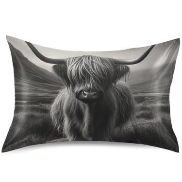 Imagem de Capa de almofada Highland Cow monocromática engraçada de cetim para resfriamento de cabelo, almofada King Queen, design de capa de travesseiro padrão extra macia, tamanho padrão, 66 cm x 50 cm
