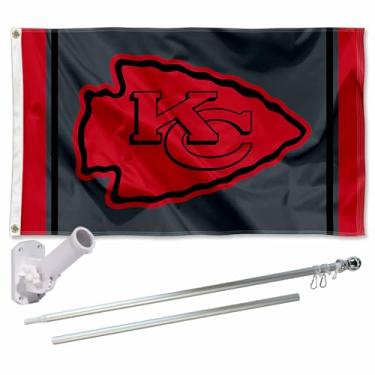 Imagem de WinCraft Kansas City Chiefs Black Flag Pole and Bracket Mount Kit