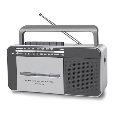 Imagem de Gravador de cassete portátil com rádio AM/FM, AC ou toca-fitas casette vintage alimentado por bateria com alto-falante alto e fone de ouvido para casa