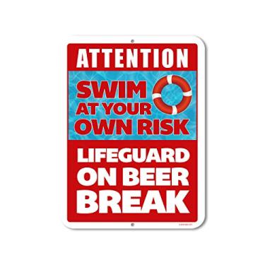 Imagem de Honey Dew Gifts Placa de piscina engraçada, salva-vidas no intervalo de cerveja, 23 x 30,5 cm de sinalização de lata novidade para piscina e decoração