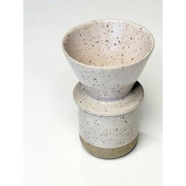 Imagem de Conjunto de Café I Studio Giselle Berbel (Cerâmica Artesanal) Copo + Coador - Branco