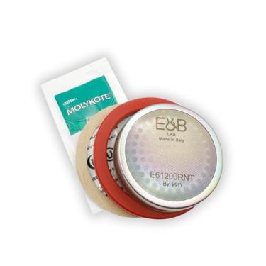 Imagem de Tela de chuveiro de precisão IMS para máquinas de café expresso E61 por E&B, Lab E61200RNT. Nanotech, reforçada. Inclui junta Cafelat 8 mm, graxa de silicone, calço de papel