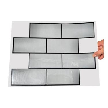 Imagem de Pastilha Adesiva Resinada Metrô, Cinza/Rejunte Preto, Cromo Sign