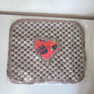 Imagem de Kit 3 Peças Tapete Banheiro Xadrez Daminha Taolha De Piso Chão 50x40cm Várias Cores Caramelo Com Estampa