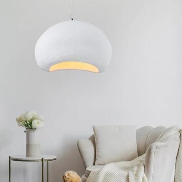 Imagem de Luminária pendente escandinava para ilha de cozinha japonesa, em tons de bege e branco, com aparência de concreto e cimento, estilo Wabi Sabi, com cúpula, lustre Wabi Sabi para sala de janta
