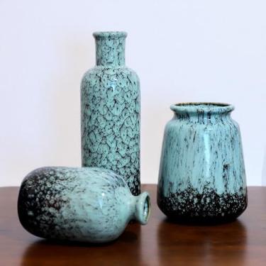 Imagem de Conjunto de 3 vasos de cerâmica verde, vasos pequenos verdes, vaso de flores de fazenda, decoração de casa, decoração de sala de estar, decoração de mesa, decoração de lareira e decoração de entrada