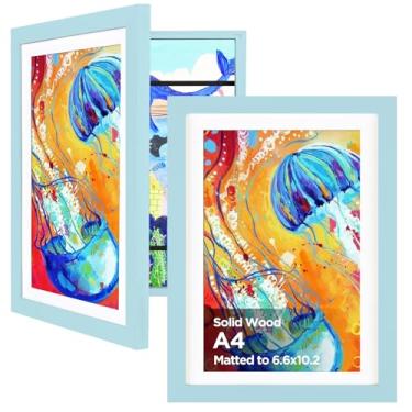Imagem de KINLINK A4 Conjunto de 2 molduras de arte infantis, de madeira maciça, com abertura frontal de acrílico, comporta 150 imagens, moldura de arte para crianças, com tapete ou sem tapete, azul claro