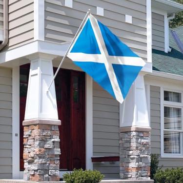 Imagem de Bandeira da Escócia de 9,5 cm x 1,5 m - Cor vívida e à prova de desbotamento - Cabeçalho de lona e costura dupla - Bandeira nacional escocesa de poliéster com ilhós de latão 9,5 x 1,5 m