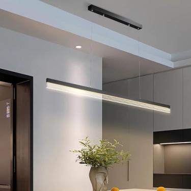 Imagem de Luminária pendente LED linear para cozinha, ilha ou sala de jantar, com intensidade ajustável e controle remoto, ideal para sala de estar, mesa de jantar, bar ou escritório. Altura ajustável