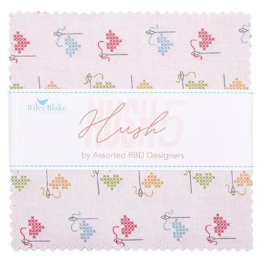 Imagem de Empilhador Riley Blake Hush Hush 12,7 – 12,7 cm | 42 quadrados de tecido pré-cortados | Estampas sortidas de baixo volume da RBD Designers | Pacote de algodão acolchoado premium