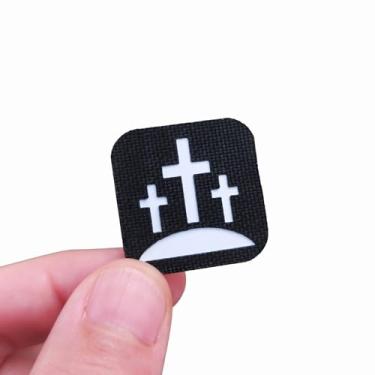 Imagem de Calvary Crosses Patch minúsculo 2,5 x 2,5 cm | Olho Ranger com corte a laser de nylon e vinil | Símbolo cristão inspirado na fé para equipamentos táticos e ao ar livre | Suporte de gancho (lado do