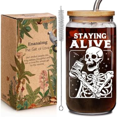 Imagem de Enanaimg Esqueleto engraçado copos de vidro de 473 ml com tampas e canudos presentes para o melhor amigo amante de café, novidade Staying Alive Skull caneca de café, copo de copo, presente de