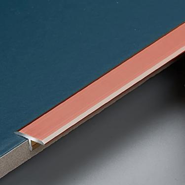 Imagem de Rampa de entrada para caminhantes de faixa de transição de piso, faixa de limite de carpete e madeira, tiras de transição de costuras de piso de alumínio, piso de porta interna/acabamento de