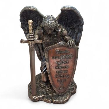 Imagem de Estátua Arcanjo Miguel Salmo 144:1 Guerreiro Ajoelhado 21 cm