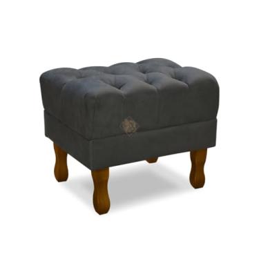 Imagem de Puff Retrô Decorativo Vit Decor – Estrutura em Madeira de Eucalipto, Espuma D-26 e Revestimento em Suede Aveludado, Design Clássico com Pés Palito para Sala, Quarto e Escritório (Azul Marinho)