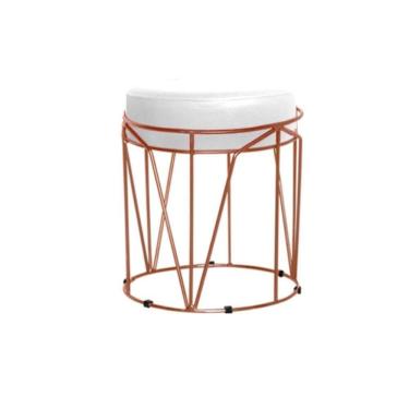 Imagem de Puff Aramado Babu Com Armação Bronze Estofado Para Sala