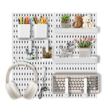 Imagem de Conjunto organizador de parede Pegboard – 4 quadros de pinos com ganchos e prateleiras – escritório, cozinha, sala de jogos, mesa de armazenamento – suporte de parede para quadro de pinos (branco)
