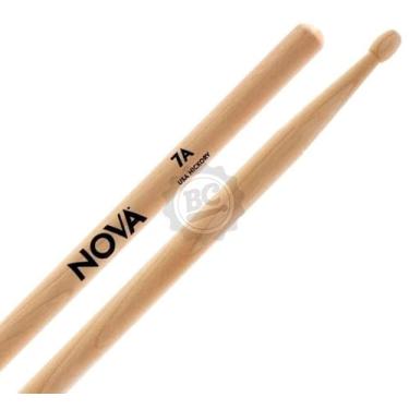 Imagem de Baqueta Vic Firth Nova Series Hickory Padrão 7A Clássica com Ponta de Madeira (6093)