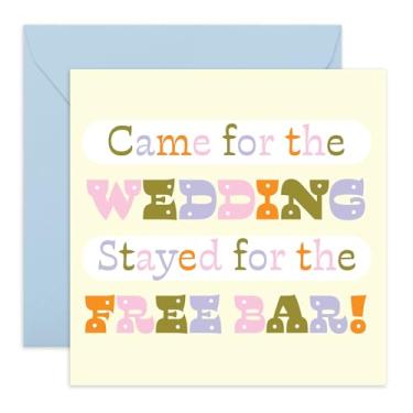 Imagem de Cartão de dia de casamento hilário – "Stayed for the Free Bar" – Cartão de parabéns colorido para amigos, recém-casados, amigos, casal, irmão, irmã, melhor amigo, noiva, noivo - piadas - Vem com