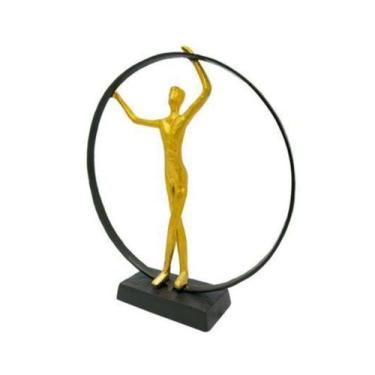 Imagem de Escultura Enfeite Pessoa Dourada no Circulo Luxo - LUXdécor