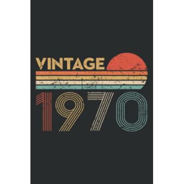 Imagem de 52 Year Old Birthday Vintage Classic Born in 1970: HEARTS JOURNAL: 6" x 9", 110 Pages, Lined College Ruled Paper, Journal, Matte Finish Cover, Diary, Planner.