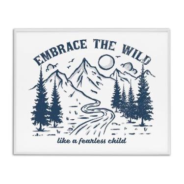 Imagem de Stupell Industries Embrace the Wild Phrase Framed Giclee Wall Art Design de Ahmed Sameh Hussein, moldura branca, 35,5 x 28,5 cm