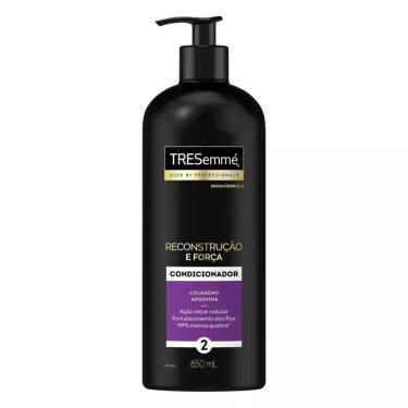 Imagem de Condicionador Reconstrução e Força 650ml TRESemmé para Cabelos Danificados Antiquebra C...