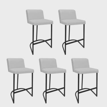 Imagem de Kit 05 Banquetas Com Encosto Noah Luxo Confort Bistrô Cozinha Ferro Preto Sintético Branco - Ahz Móveis