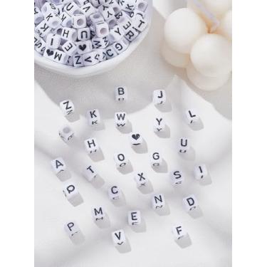 Imagem de 216 peças, 27 estilos, contas de acrílico com letras, contas de alfabeto organizadas em cubos brancos, contas de acrílico com orifício horizontal, kit de fabricação de pulseiras faça você mesmo para
