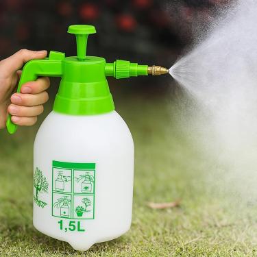 Imagem de Pulverizador Manual De Pressão, 1,5 Litros, Alta Pressão Com Trava De Gatilho, Pulverizador Spray Borrifador, Defensivos Agrícolas, Lavagem De Carros e Plantas, Resistente e Versátil, Jardim, Plantas