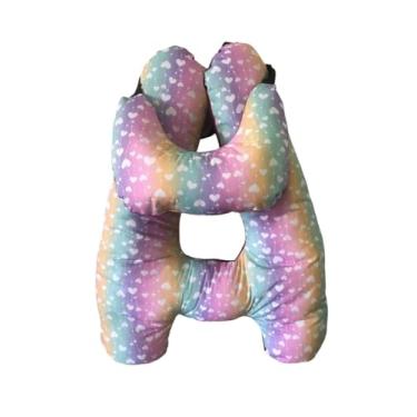 Imagem de Almofada Infantil Com Formato de H – Confortável para Viagens de Carro, com Protetor de Pescoço (Arco-íris com corações)