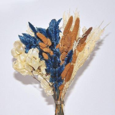 Imagem de Buquê de flores desidratadas flores rabo de gato azul