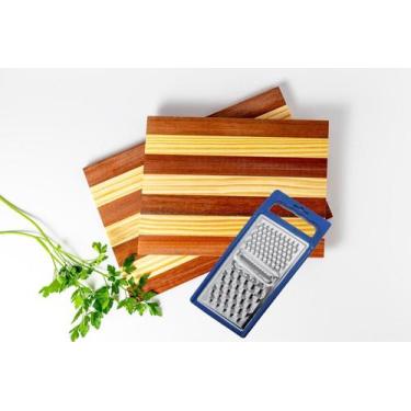 Imagem de Conjunto P/ Petisqueira 2Tabua Cortar 35/30cm e Ralador Inox - Móveis 