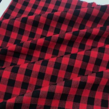 Imagem de Tecido xadrez de búfalo vermelho e preto para mesa de costura, jogo americano, meia de Natal, decoração de férias, mistura de algodão (1 jarda pré-corte, 144,8 cm de largura)