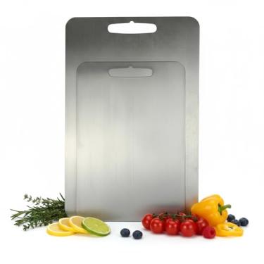 Imagem de 2025 Novas tábuas de corte de titânio para cozinha, pacote com 2, tamanhos individuais, tábua dupla face segura para alimentos para carne, legumes, frutas (29 x 7,9, 13,4 x 23 cm)