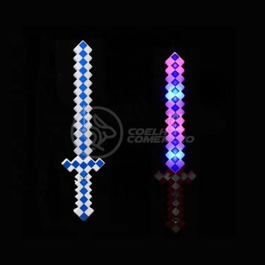 Imagem de Brinquedo Espada Pixel 58Cm Diamante Com Som E Luz À Pilha - Vermelho