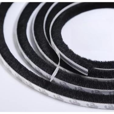 Imagem de .Fita Veda Fresta Escovinha 10x7mm Autoadesivo Contra Insetos Poeira Vento Para Portas Janela Residências Moradores Inquilinos(Preto,10 Metros)