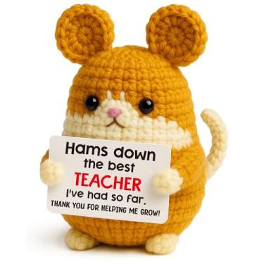 Imagem de Canmuchful Presentes de agradecimento ao professor – Linda estatueta de hamster de crochê com cartão, presente engraçado de agradecimento para professores, decoração de mesa positiva feita à mão