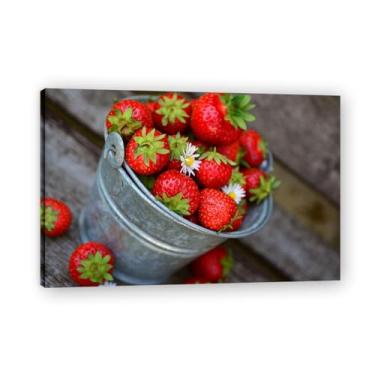 Imagem de Balde de morango, fruta sazonal e paisagem fotografada real arte em tela – Decoração fresca para sala de estar e sala de jantar 80 x 120 cm emoldurada