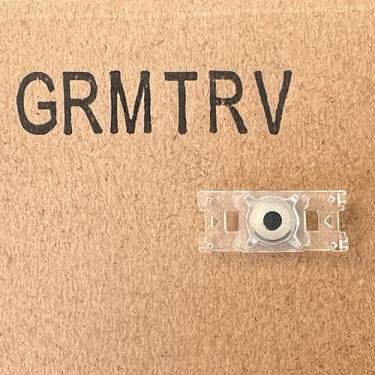 Imagem de GRMTRV Junta de base da tampa de chave de substituição para MacBook Pro A1706 A1707 A1708 A1989 A1990 2016-2019 Ano, Air A1932, MacBook 30.5 cm A1534 2017 teclado (Delete/Tab/Caps Key Gasket)